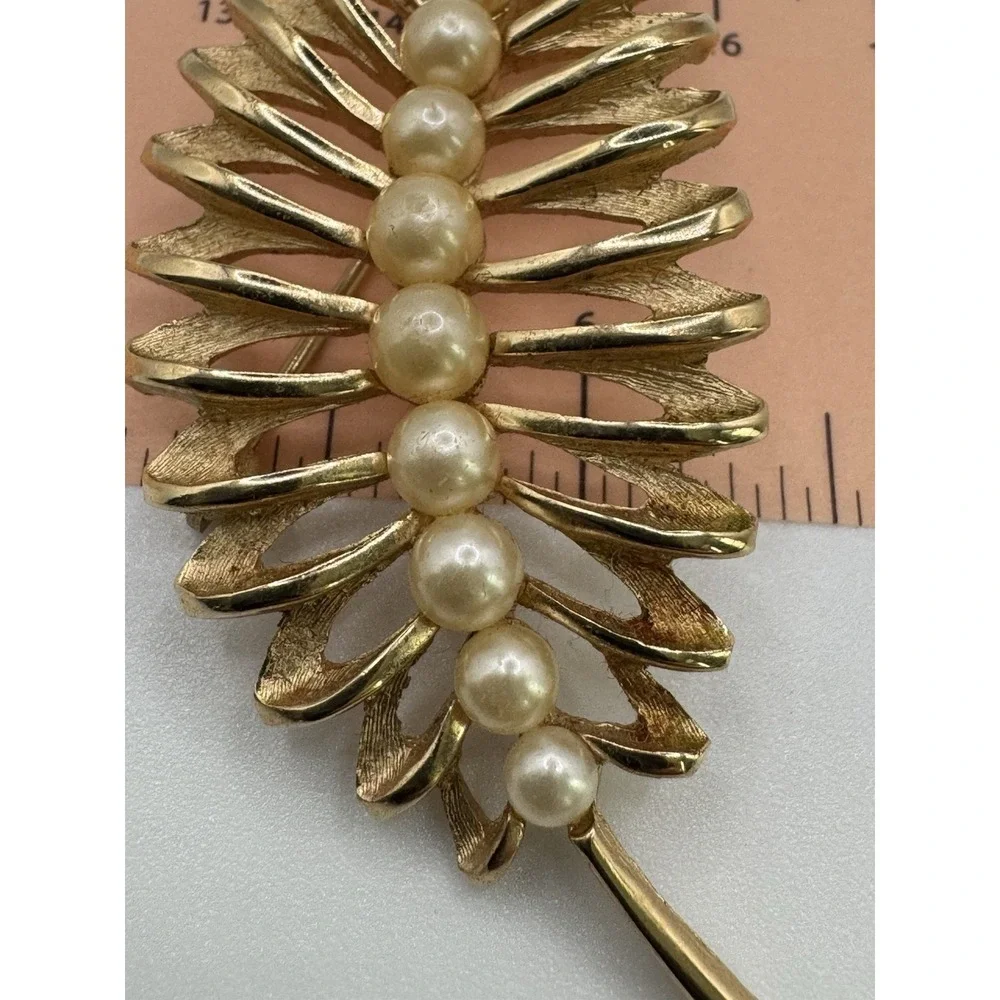 Trifari Vintage Gold‎ Tone Faux Pearl Leaf Brooch Textured Fern Pin Designer